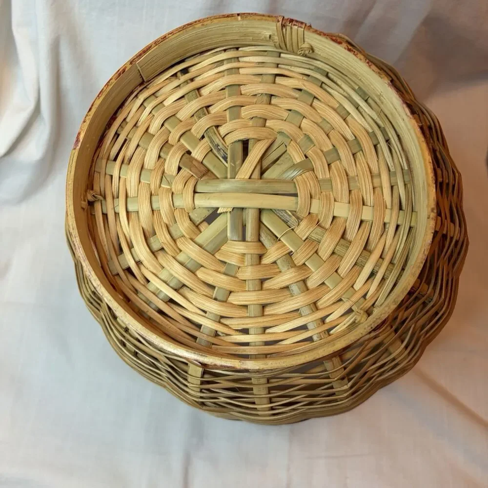 Vintage Hand Woven Wicker Basket With Fitted Lid Top Handle 11” x 14”